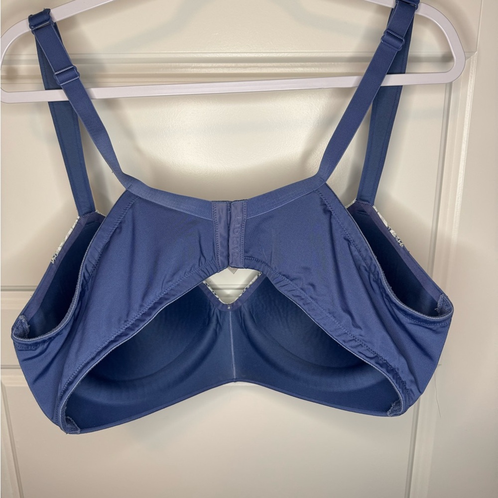 Cacique 42D Simply Wire Free Tshirt Bra Blue with White and Green Lace Trim - Picture 2 of 6